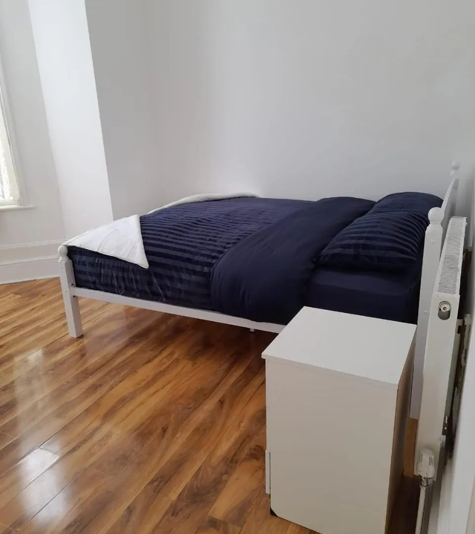 Rayan'S Lodge Stratford London Homestay