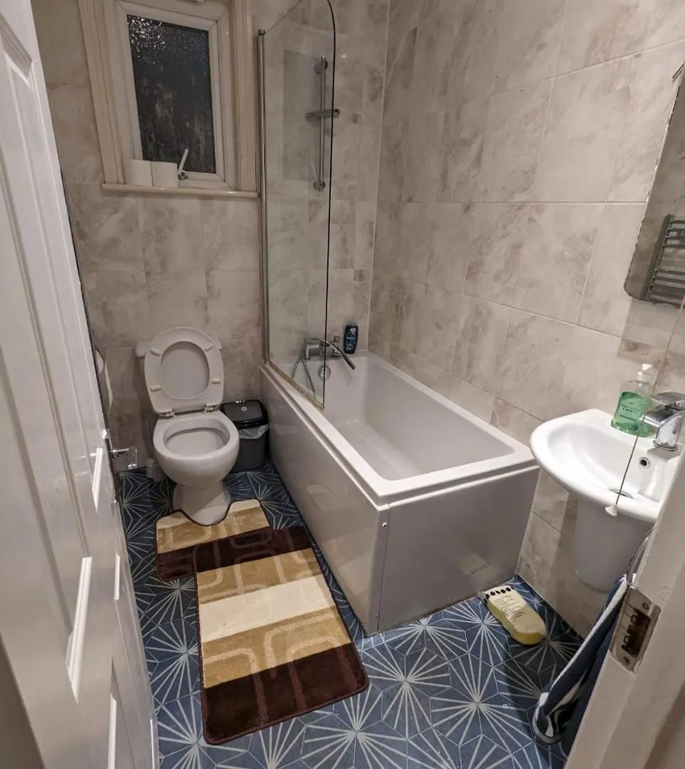 Проживание в семье Rayan'S Lodge Stratford Лондон Великобритания